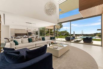 6 bedroom luxury Villa for rent in Nueva Andalucia, Spain