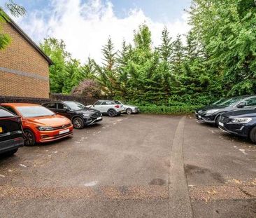 Abbeyfields Close, West Twyford, NW10 - Photo 1