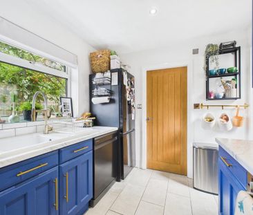 2 bedroom end of terrace house to rent - Photo 1