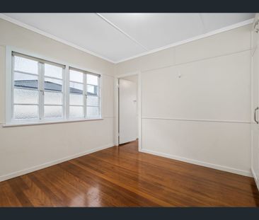 30 Amega Street, Mount Gravatt East, Qld 4122 - Photo 1