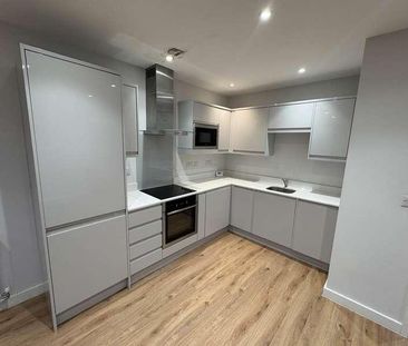 Albany Gate, Darkes Lane, EN6 - Photo 3