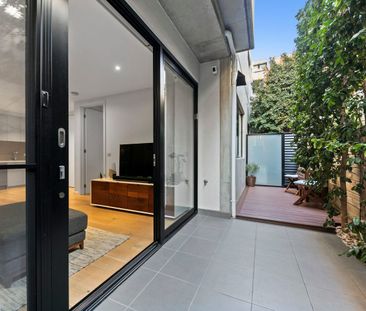 Spacious light filled courtyard! - Photo 4