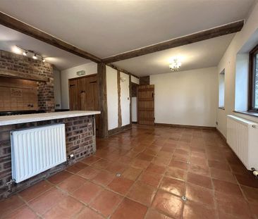 4 bedroom barn conversion to rent - Photo 3