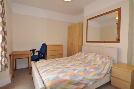 6 bedroom house to rent - Photo 2