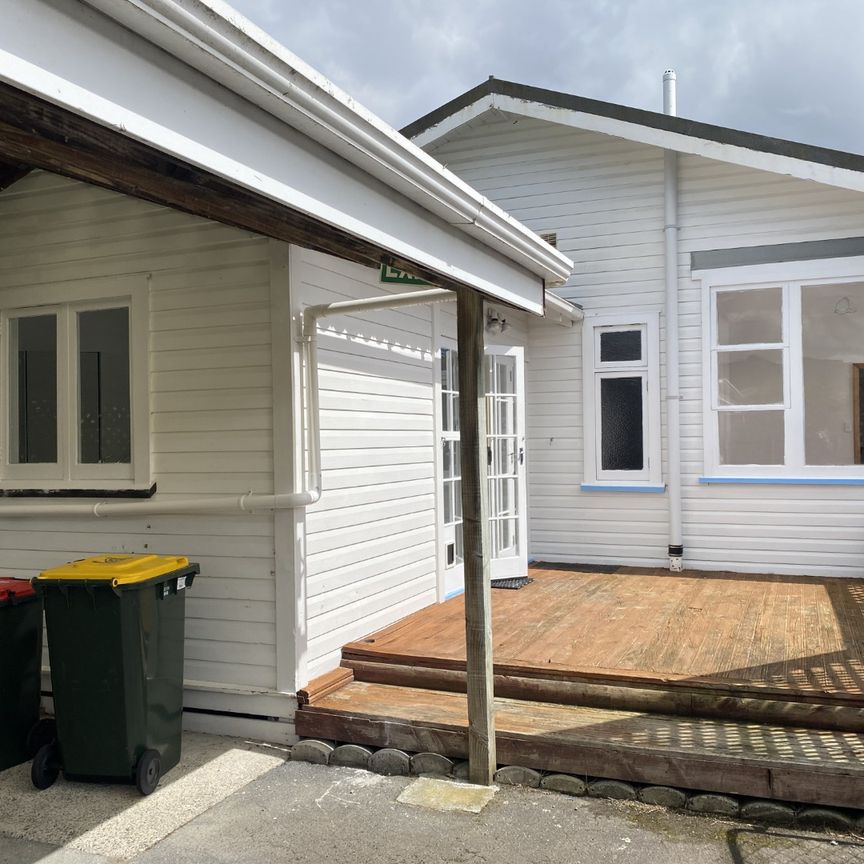 3 Bedroom home with sunroom in Boulcott - Photo 1