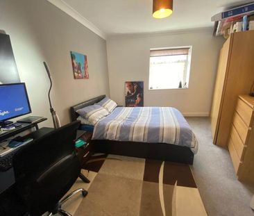 Tinshill Lane (room 1), Horsforth, Leeds - Photo 3