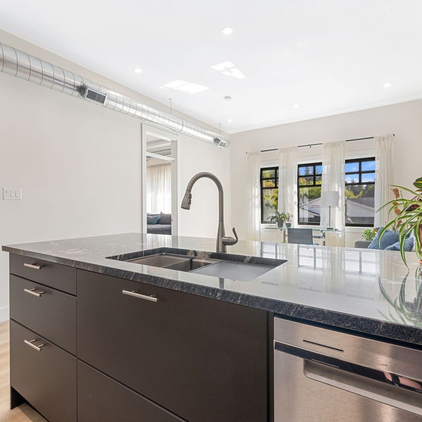 For Lease - 61 Colborne Street Unit# 2A, Kawartha Lakes, Ontario - Photo 1