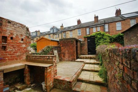 2 bedroom House To Let - Photo 4