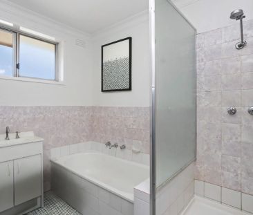 Prime Location - Photo 5