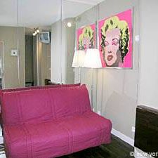 Logement à Paris, Location meublée - Photo 1