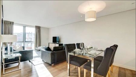 3 bedroom flat in London - Photo 3