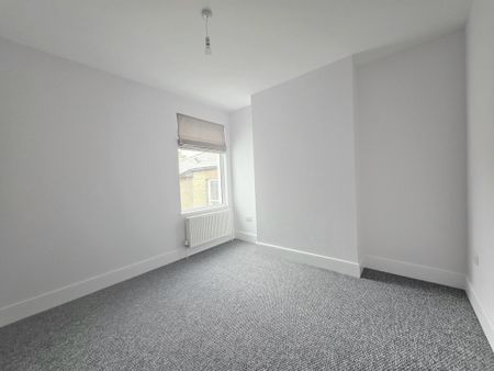 3 bedroom maisonette to rent - Photo 4