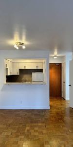 Jr 1 BR suite near English Bay and Stanley Park - Photo 4