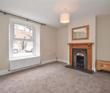 2 bedroom end of terrace house to rent - Photo 2