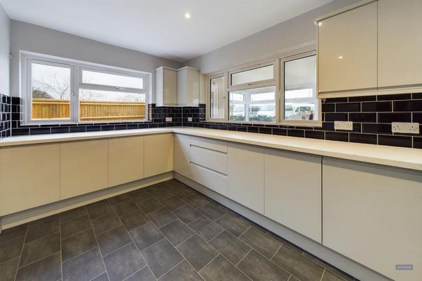 5 bedroom house to rent - Photo 1