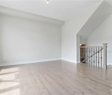 For Lease - 3061 Travertine Way, Barrhaven, Ontario - Photo 4