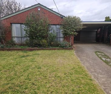 5 Denise Court, Werribee VIC 3030 - Photo 4