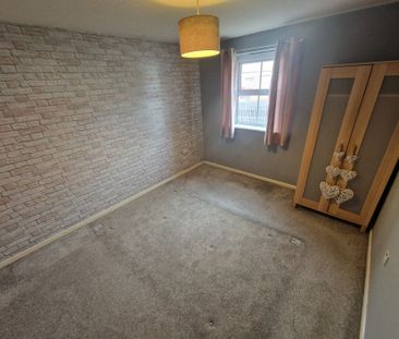 Paisley Park, Farnworth - Photo 4