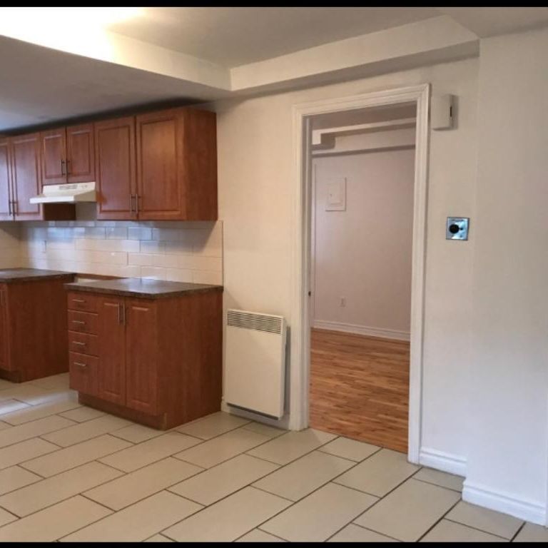Louer apartment 3 1/2 rent Saint Leonard - Photo 1