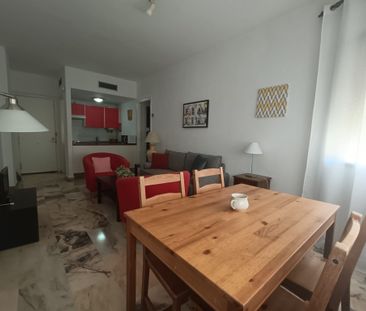 Apartamento de alquiler en Avenida Alcalde Luis Uruñuela, Urbadiez ... - Photo 2