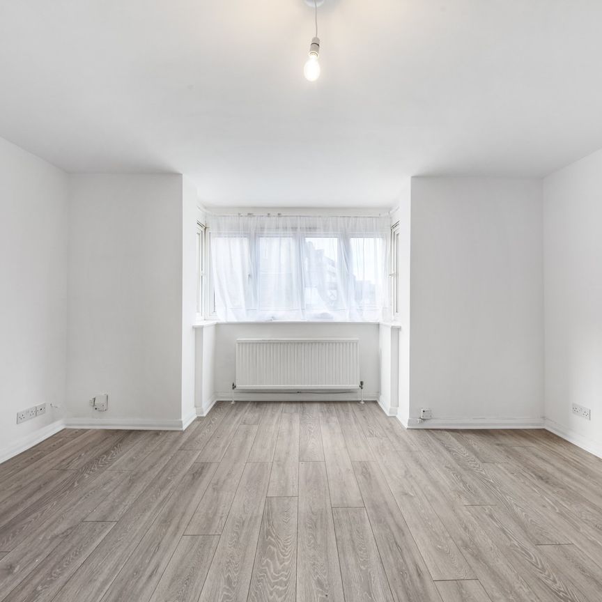 Oliver Grove, London - Photo 1