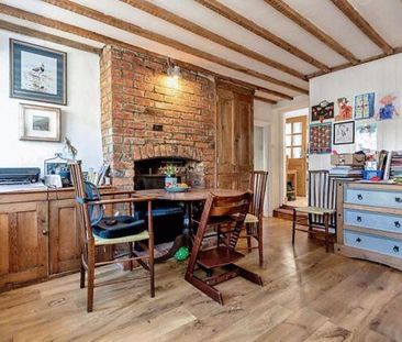 2 bedroom semi-detached house to rent - Photo 2