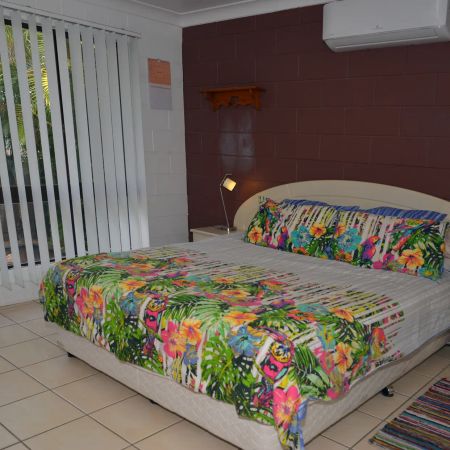 Family Home by the Beach with Pool - Photo 5