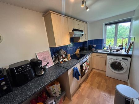 2 Bed Flat, Broomfield Lodge, LS6 - Photo 5