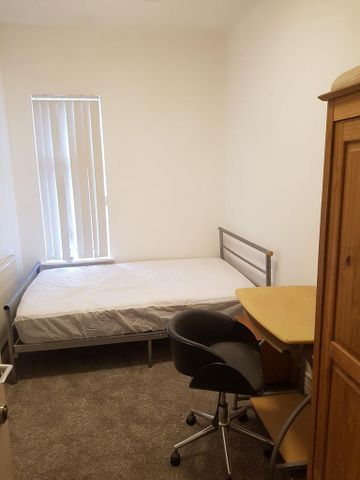 5 bedroom terraced house to rent - Photo 2