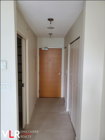 Condo in Downtown Vancouver, BC - Photo 4