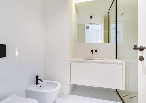 2 Bedroom Apartment with a view, Largo do Rato, Lisboa