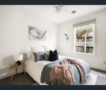 A quiet, modern retreat in the Inner West - Photo 2