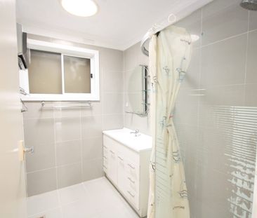 5 BEDROOM FAMILY HOME - Photo 4