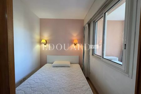 Deux pièces meublé avec terrasse, au quatrième étage d'un immeuble modern dans le centre de Menton - Photo 3