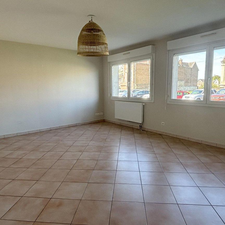 Location Appartement 2 pièces 53m² COMPIEGNE 60200 - Photo 1