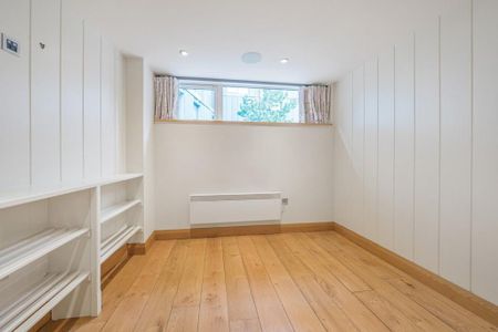 4 bedroom semi-detached house to rent - Photo 2