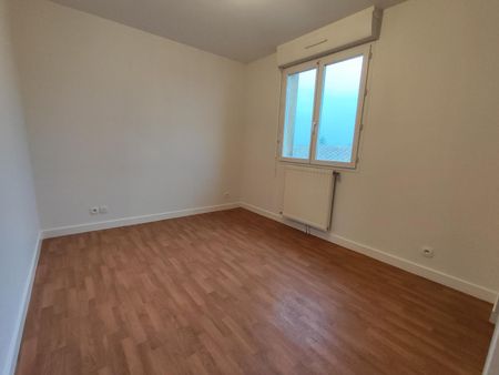 Location Maison 4 pièces 86m² BIARD 86580 - Photo 3