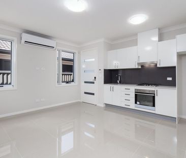 Charming Two-Bedroom Granny Flat in a Prime Location - Photo 3