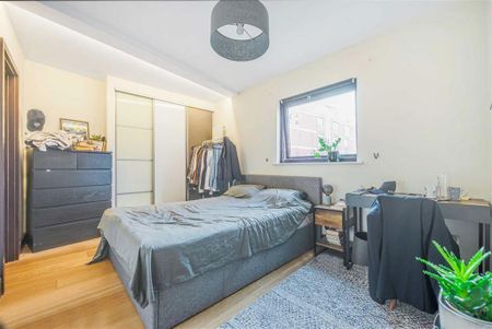 4 bedroom flat to rent - Photo 2