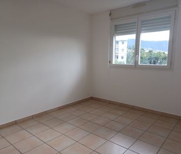 A LOUER - APPARTEMENT T2 - STE CLOTILDE - Photo 2