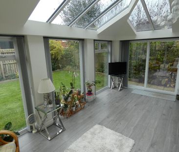 4 bedroom detached house to rent - Photo 4