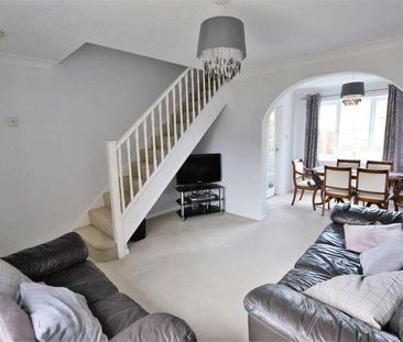 Clover Gardens, Stamford, PE9 - Photo 1