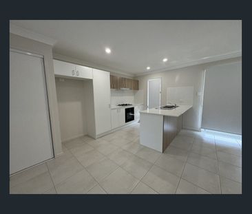 Near New 3 Bedroom Home - Photo 5