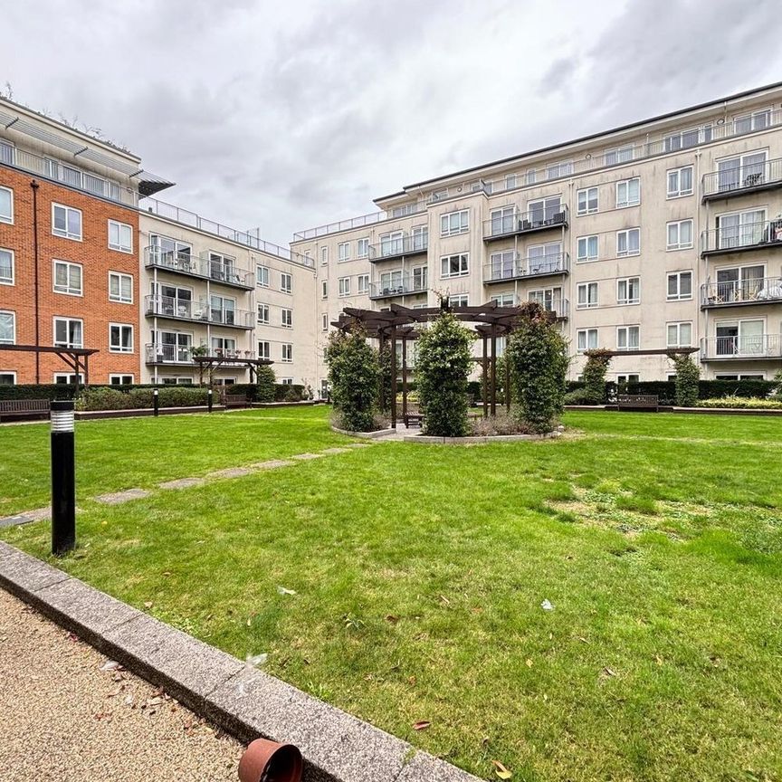 Heritage Avenue, London, NW9 - Photo 1