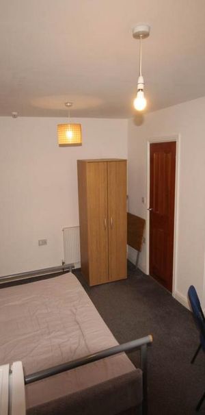 1 bedroom in a house share to rent - Photo 1