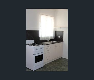 2/78 Evan Street, Mackay, Qld 4740 - Photo 4