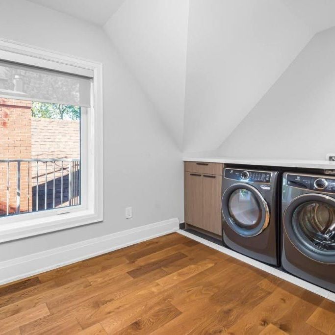 For Lease - 81 St John's Road Unit# 3rd Flr, Toronto, Ontario - Photo 1