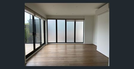 Coastal Comfort in a Prime Edithvale Location - Photo 2