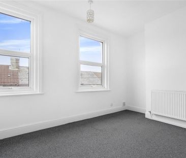 2 bedroom end of terrace house to rent - Photo 4