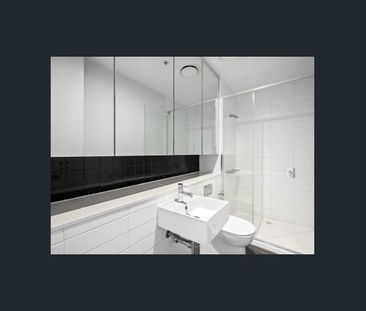 Stylish 2 bedroom in First Class Location & great building amenities - Photo 4